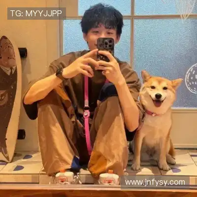 劳麟非